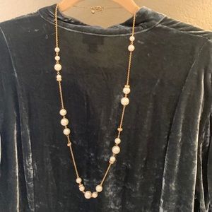Beautiful Loft pearl and crystal necklace (faux)